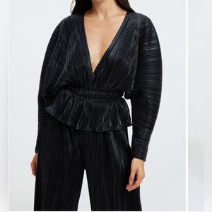 Good American Plisse Pant and v-neck Blouse, Sz L/XL